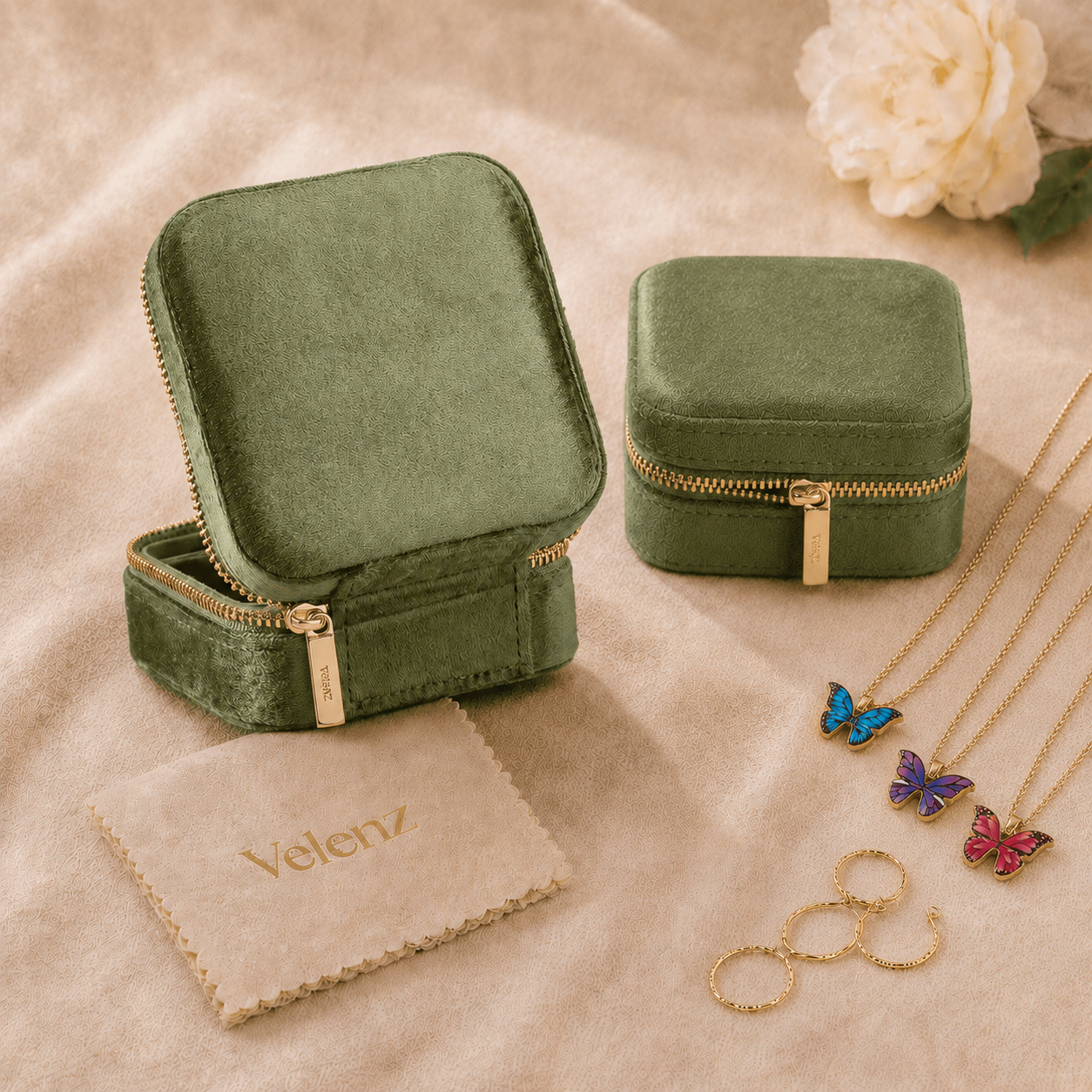 Joyero Premium de Viaje para Mujer con Espejo + 3 Collares con Baño de Oro de Regalo