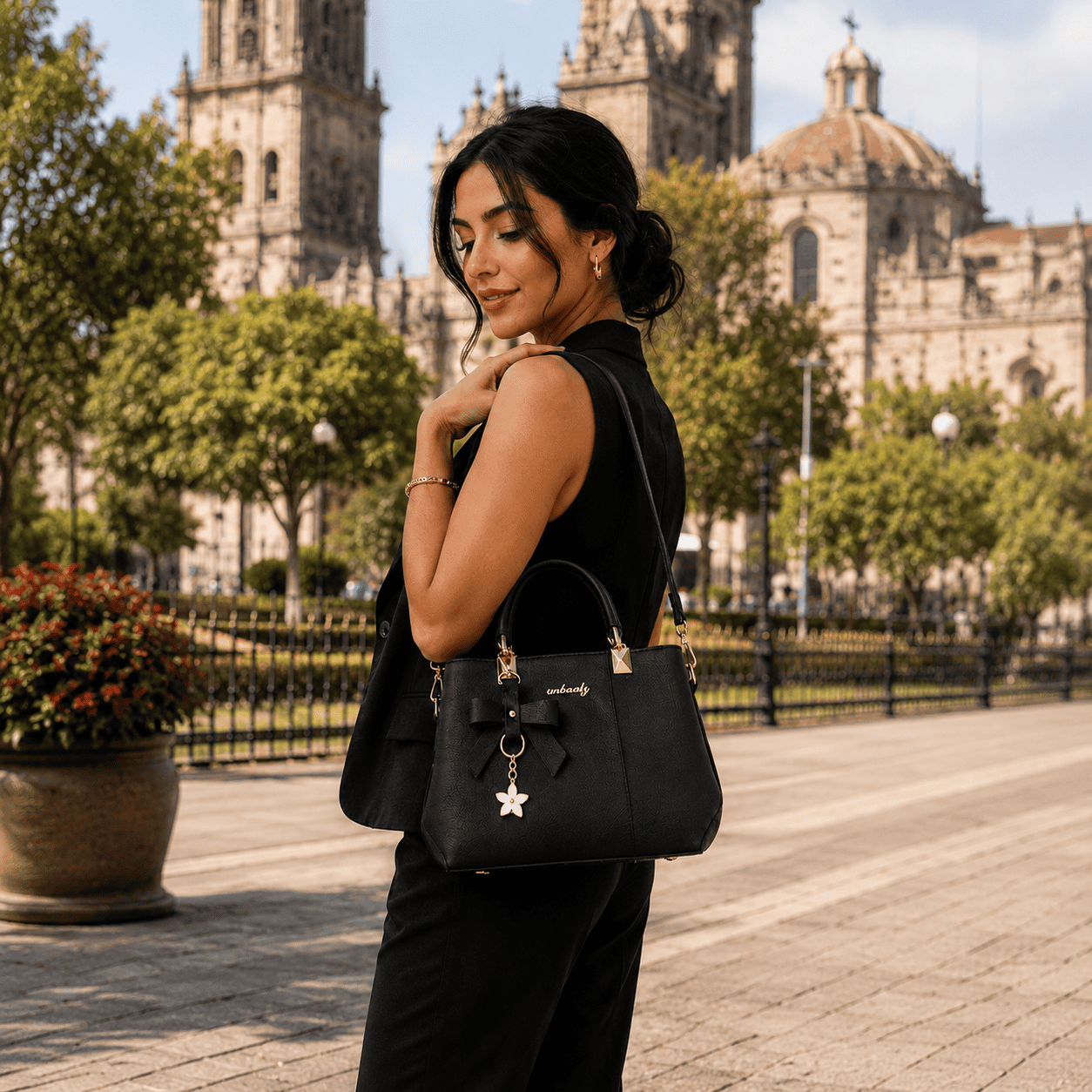 Bolsa Femenina de Cuero Genuino Impermeable - Diseño Premium con Correa Ajustable