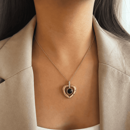 Collar de Corazón Te Amo en 100 Idiomas con Rosa Roja y Caja de Regalo para Mujer