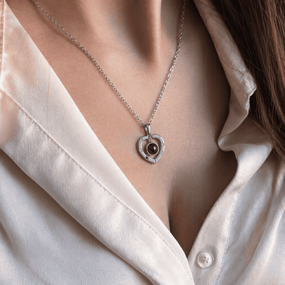 Collar de Corazón Te Amo en 100 Idiomas con Rosa Roja y Caja de Regalo para Mujer